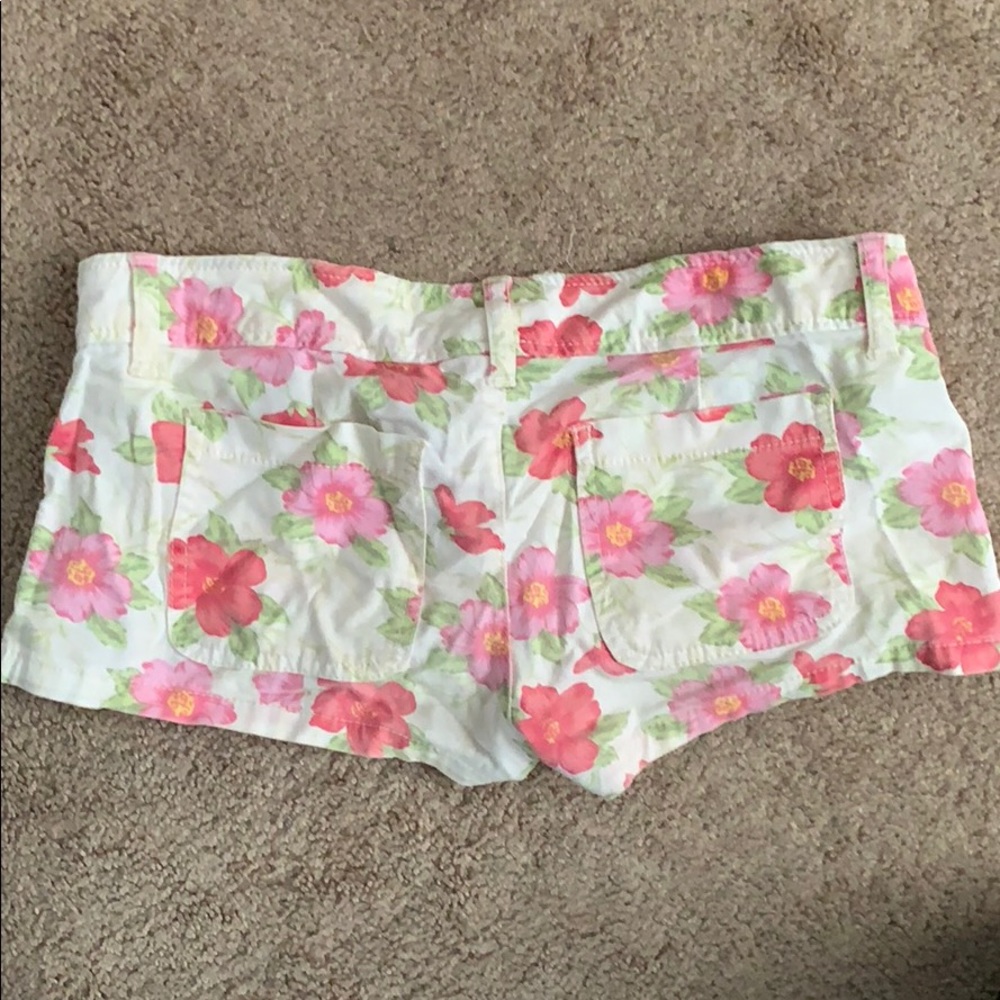 Hollister floral shorts